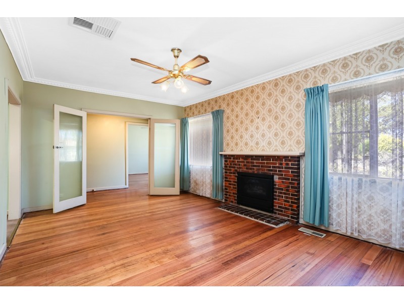 36 Curtin Avenue, Lalor VIC 3075