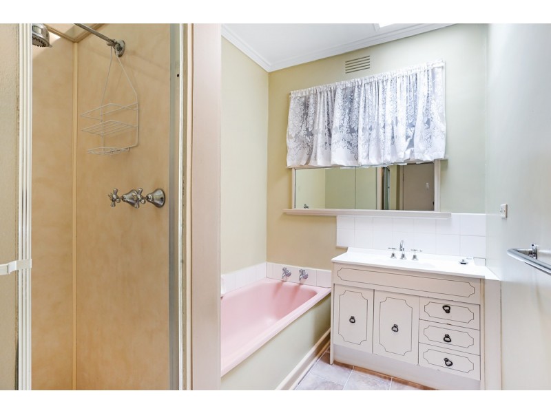36 Curtin Avenue, Lalor VIC 3075