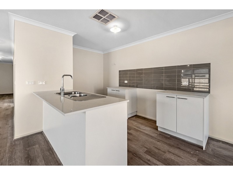 32 Conjola Way, Wollert VIC 3750