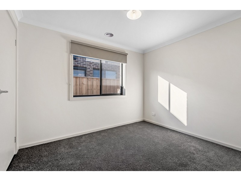 32 Conjola Way, Wollert VIC 3750