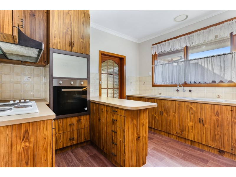 25 Saltley Street, South Kingsville VIC 3015