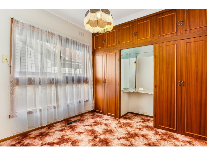 25 Saltley Street, South Kingsville VIC 3015