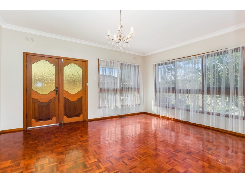 25 Saltley Street, South Kingsville VIC 3015