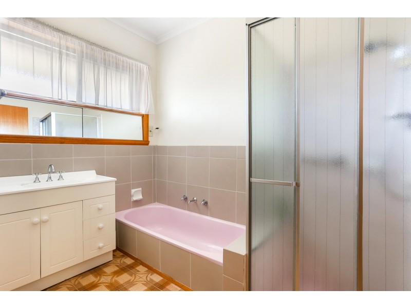 10 Griffin Court, Lalor VIC 3075