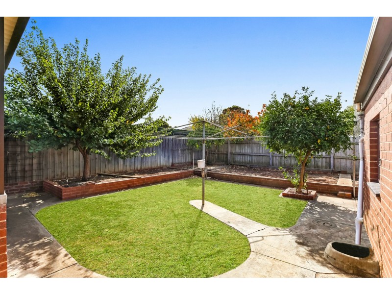 10 Griffin Court, Lalor VIC 3075