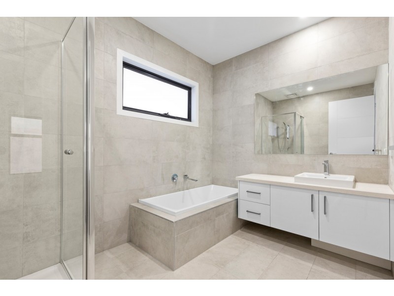 1/26 Bunker Avenue, Kingsbury VIC 3083