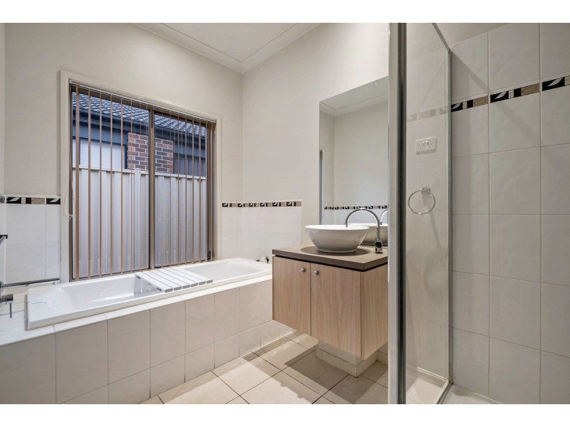 13 Burrora Way, Craigieburn VIC 3064