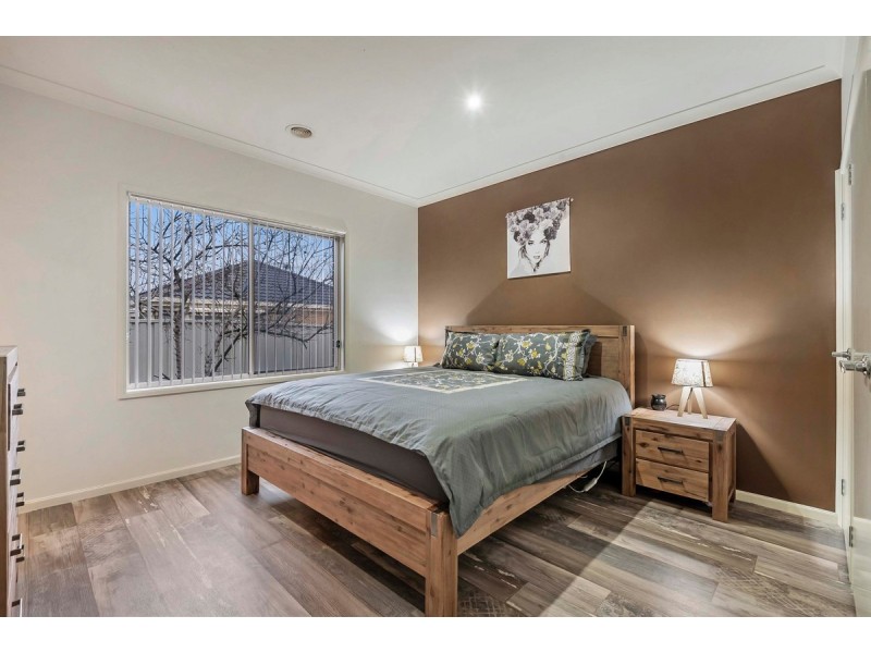 13 Burrora Way, Craigieburn VIC 3064