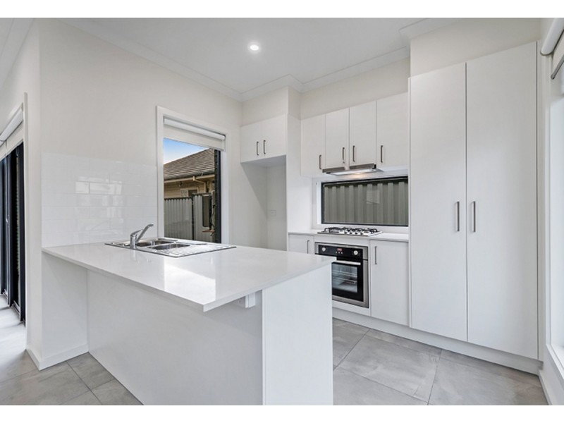 1/5 Harbury Street, Reservoir VIC 3073