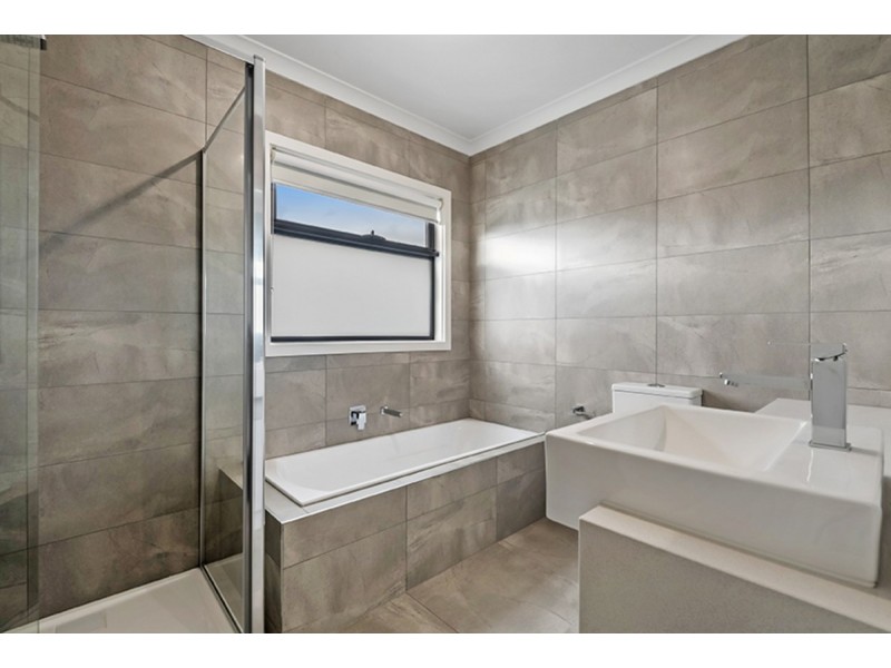 1/5 Harbury Street, Reservoir VIC 3073