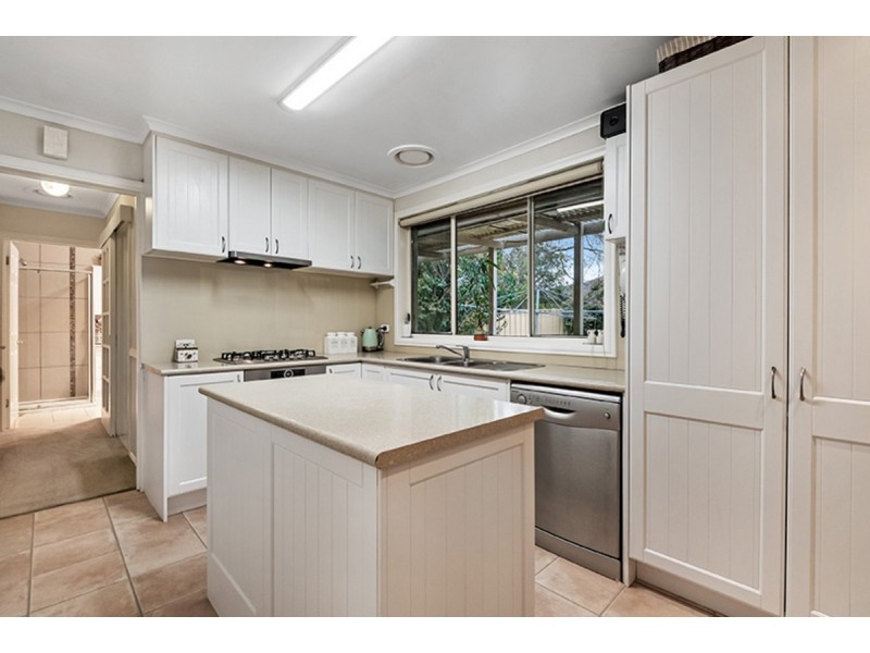 68 Rosedale Drive, Lalor VIC 3075