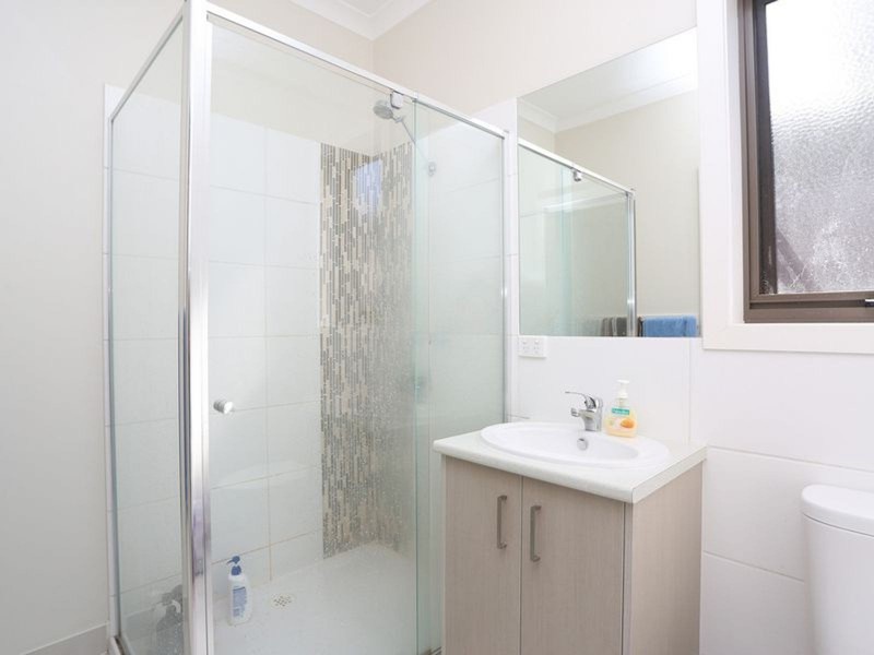 2/68 Reid Street, South Morang VIC 3752