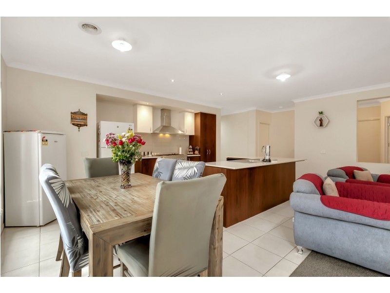 5 Falls Avenue, Craigieburn VIC 3064