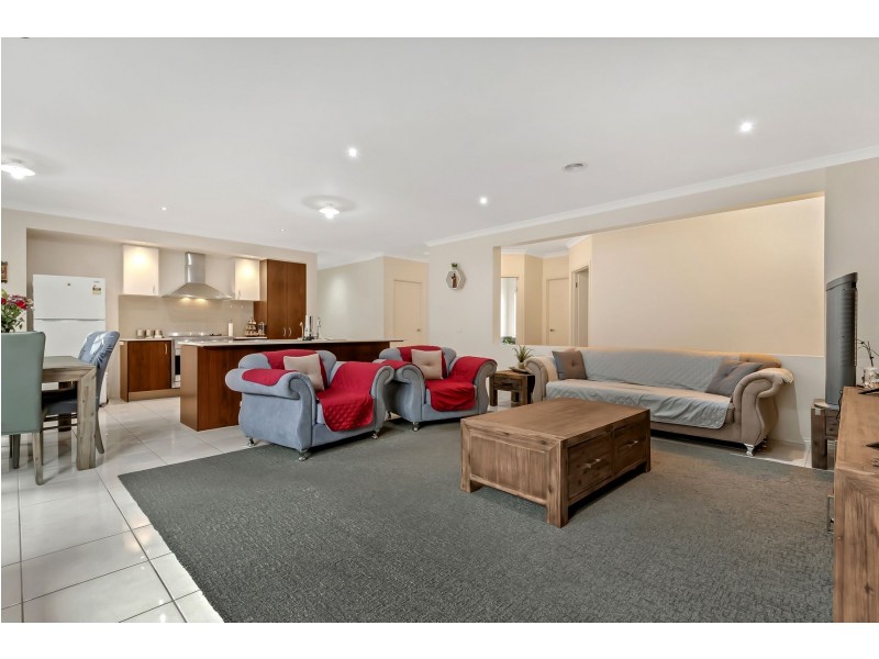 5 Falls Avenue, Craigieburn VIC 3064