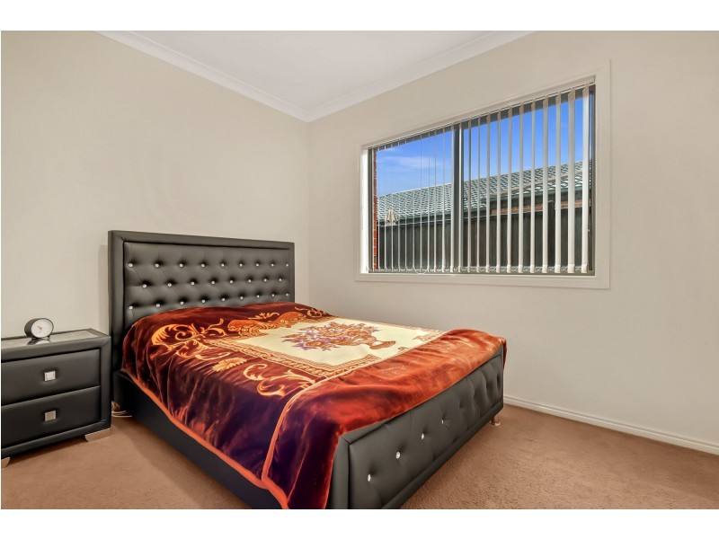 5 Falls Avenue, Craigieburn VIC 3064