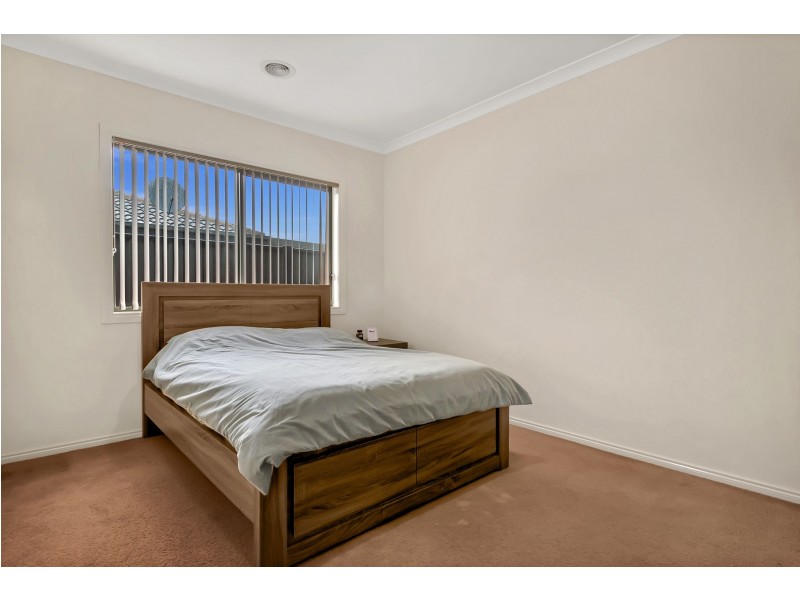 5 Falls Avenue, Craigieburn VIC 3064