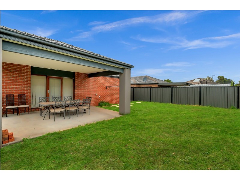 5 Falls Avenue, Craigieburn VIC 3064