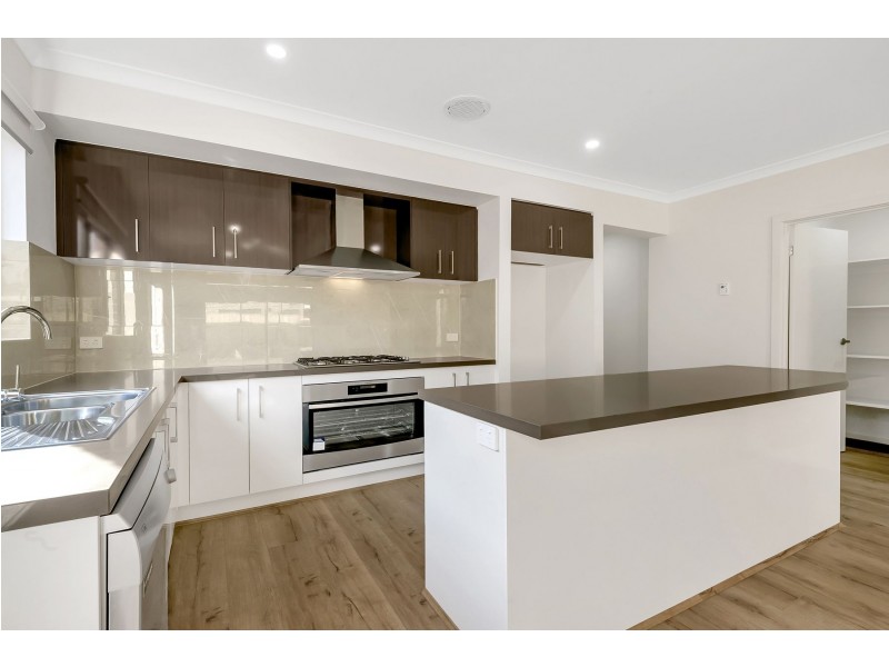 13 Piccadilly Drive, Wollert VIC 3750