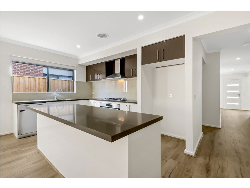 13 Piccadilly Drive, Wollert VIC 3750