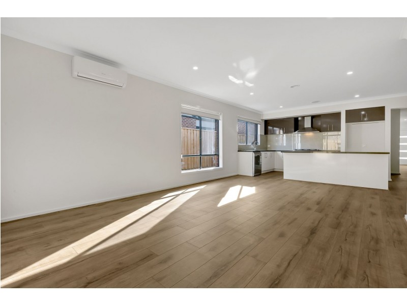 13 Piccadilly Drive, Wollert VIC 3750