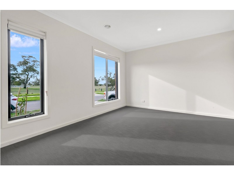 13 Piccadilly Drive, Wollert VIC 3750