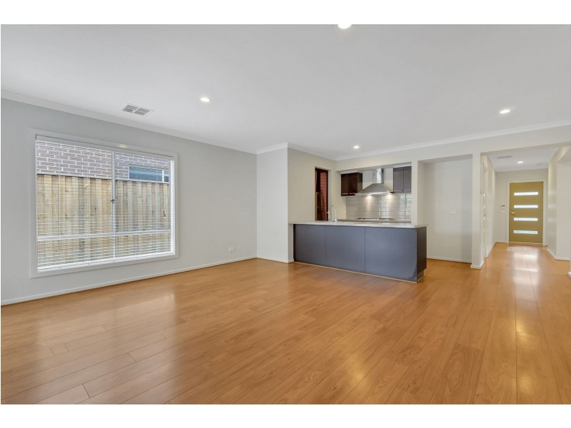 32 Hilderstone Avenue, Wollert VIC 3750