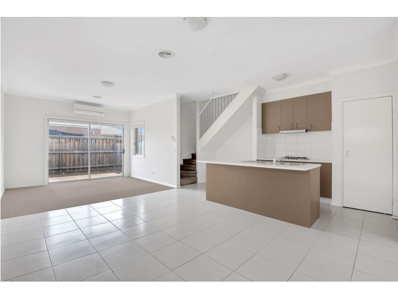 4/12-14 Vilnius Way, Truganina VIC 3029