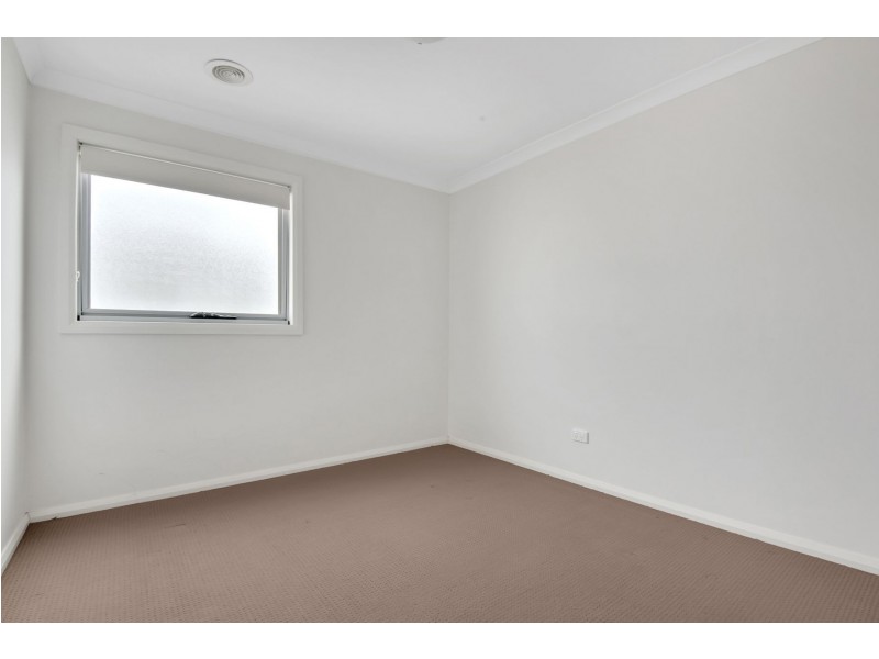 4/12-14 Vilnius Way, Truganina VIC 3029