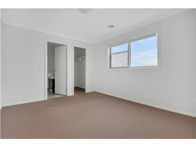 4/12-14 Vilnius Way, Truganina VIC 3029