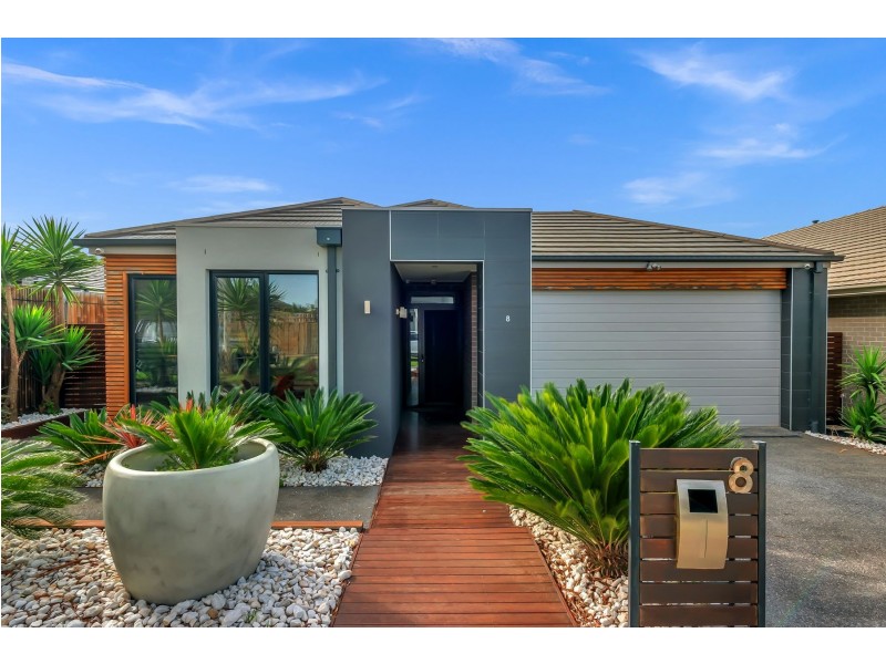 8 Cauduro Way, Epping VIC 3076