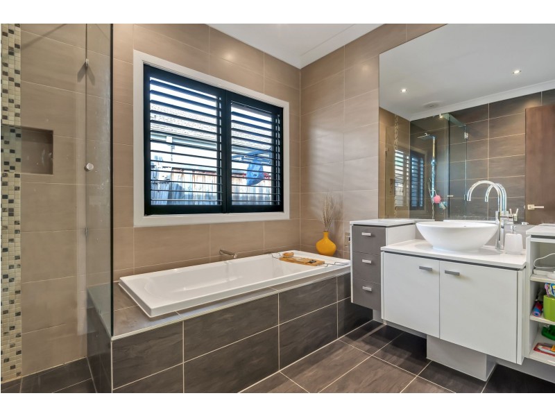 8 Cauduro Way, Epping VIC 3076