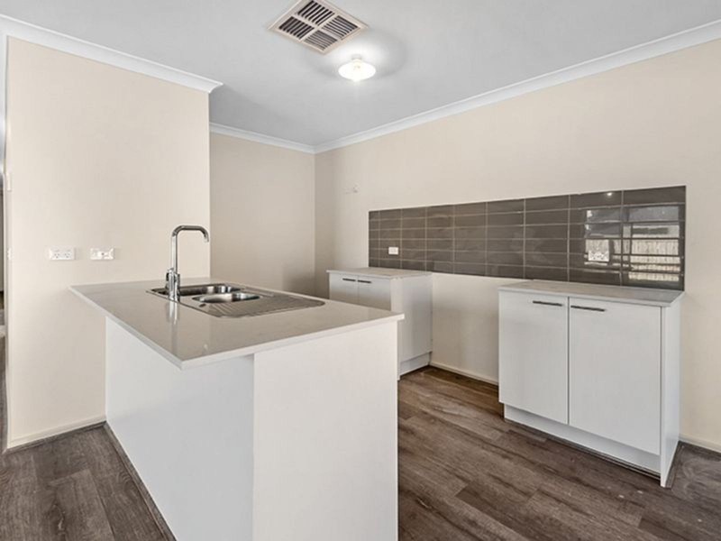 32 Conjola Way, Wollert VIC 3750