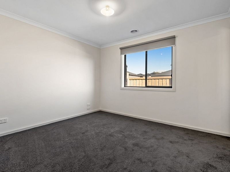 32 Conjola Way, Wollert VIC 3750