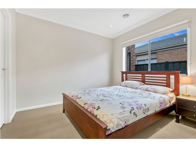 16 Bottlebrush Road, Craigieburn VIC 3064