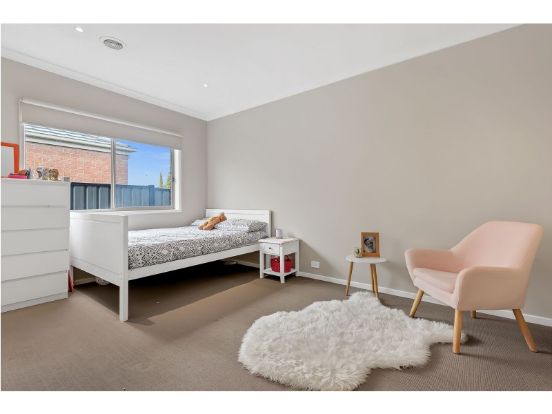 16 Bottlebrush Road, Craigieburn VIC 3064