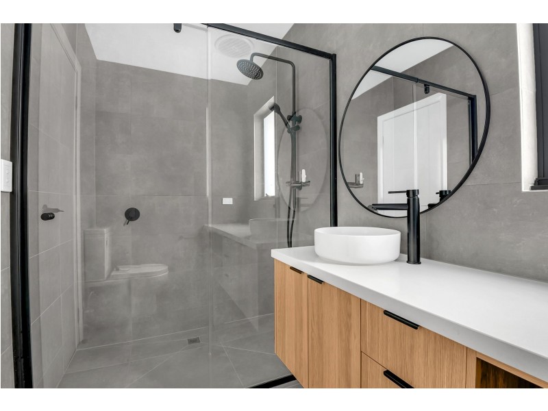 2B Anstey Avenue, Reservoir VIC 3073