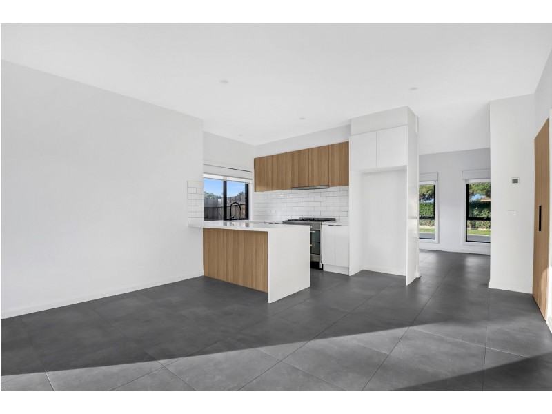 2B Anstey Avenue, Reservoir VIC 3073