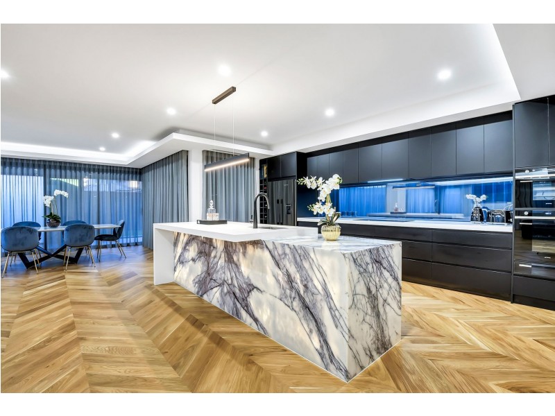 6 Joybelle Way, South Morang VIC 3752