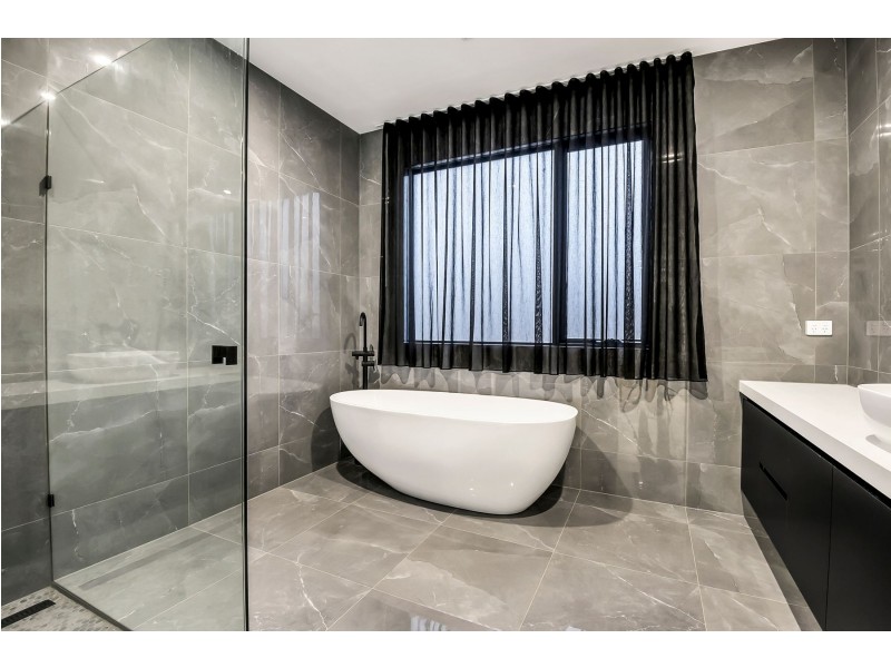 6 Joybelle Way, South Morang VIC 3752