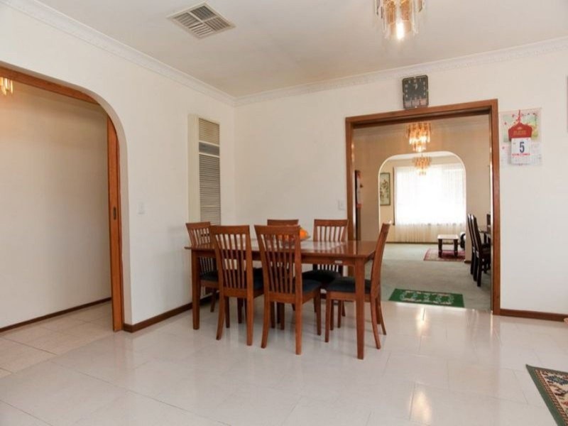 69 Barry Road, Thomastown VIC 3074