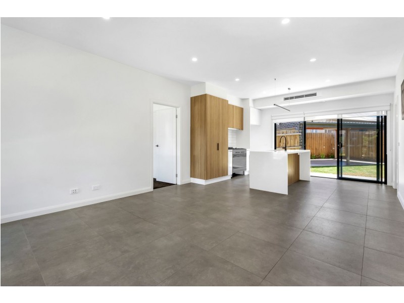 2A Anstey Avenue, Reservoir VIC 3073