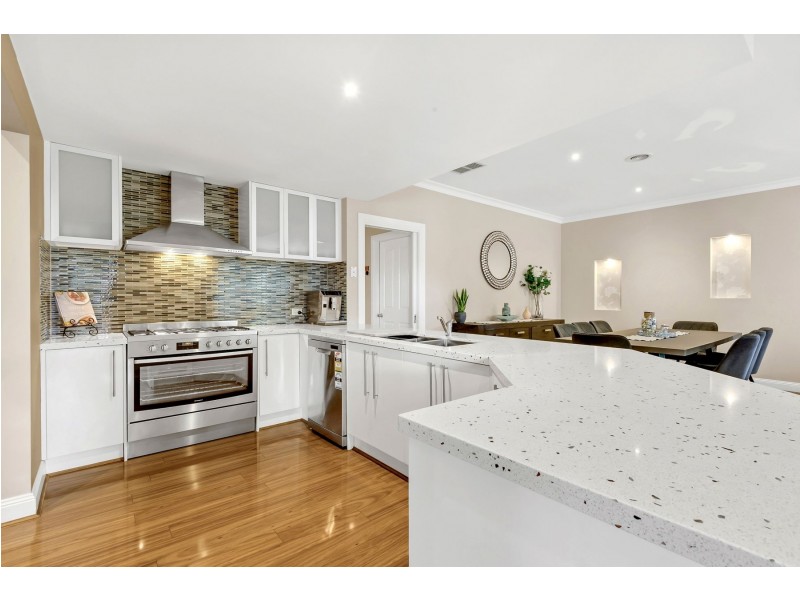 37 Viewgrand Boulevard, Epping VIC 3076