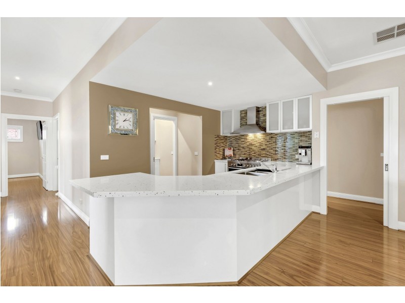 37 Viewgrand Boulevard, Epping VIC 3076