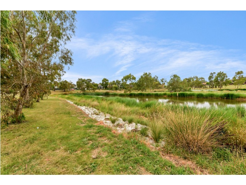 37 Viewgrand Boulevard, Epping VIC 3076