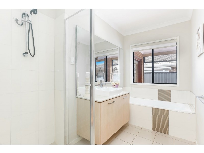 31 Ben Loman Circuit, Craigieburn VIC 3064