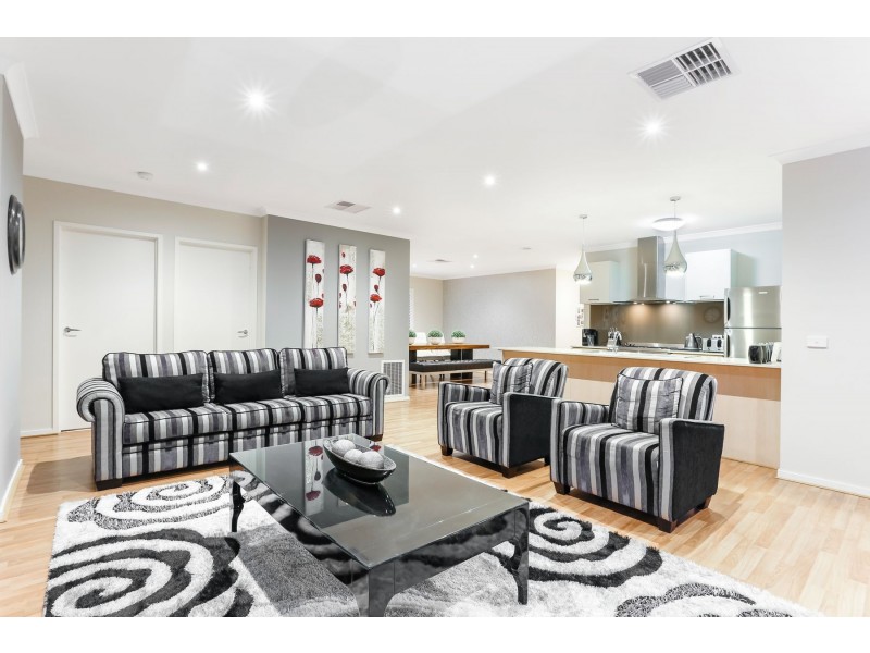 31 Ben Loman Circuit, Craigieburn VIC 3064