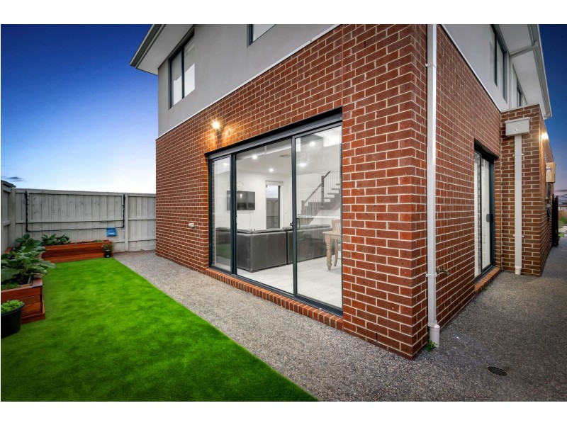 16 Naracoorte Avenue, Wollert VIC 3750