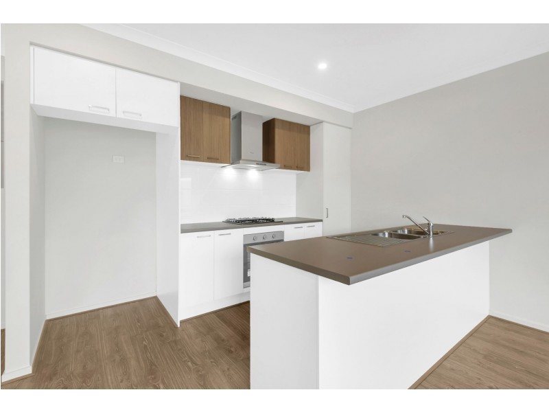 5 Soho Crescent, Wollert VIC 3750