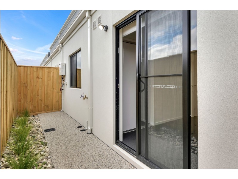 5 Soho Crescent, Wollert VIC 3750