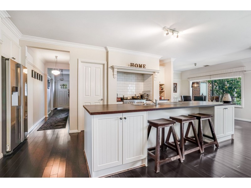 26 Kinkora Crescent, South Morang VIC 3752